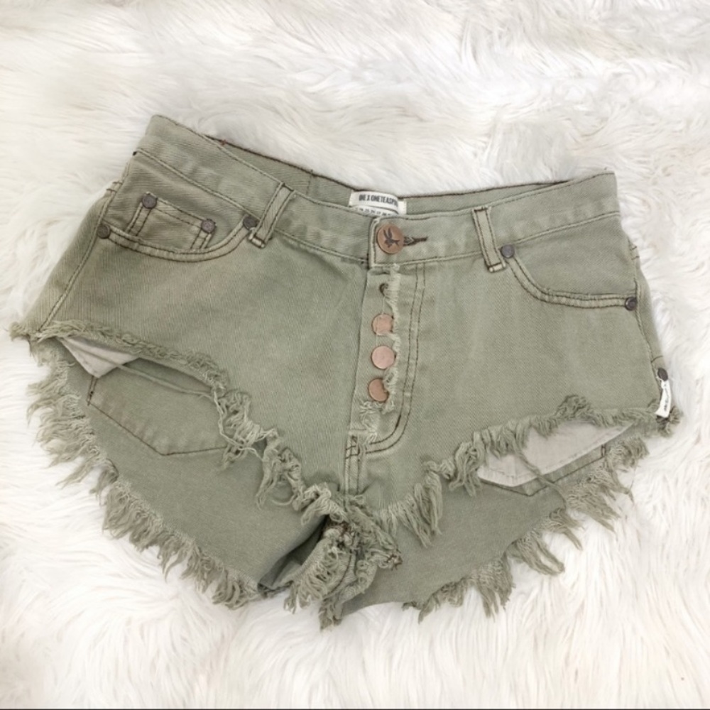 One Teaspoon Green Rollers Distressed Shorts 26